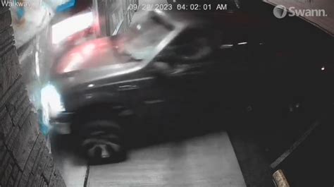 VIDEO: Pickup truck rams into San Jose bakery overnight, suspect steals from business